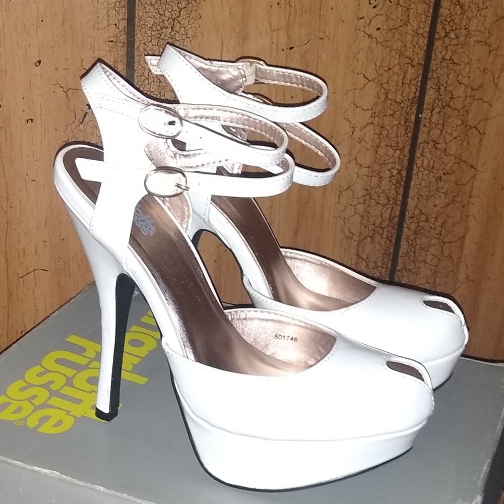 Charlotte Russe pumps